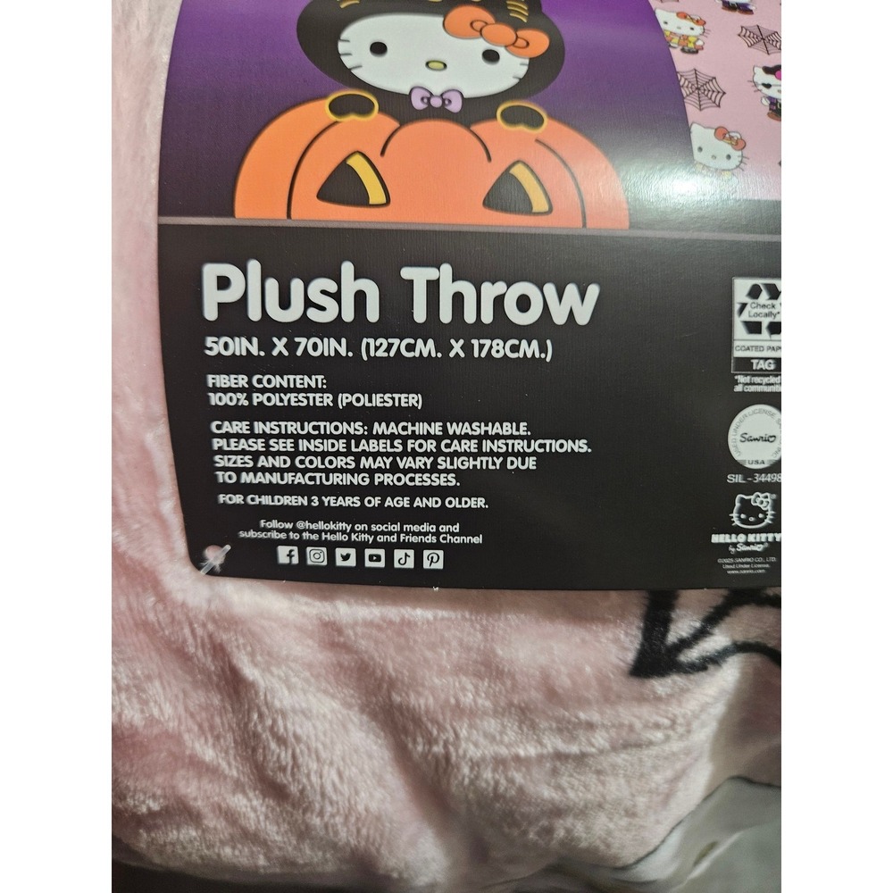 Hello Kitty Halloween Plush Throw Blanket Pink Spiderweb Pirate New 50" x 70" - Picture 4 of 4